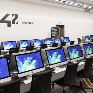 L’école 42 (Xavier Niel) duplique son modèle à l’international 