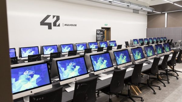L’école 42 (Xavier Niel) duplique son modèle à l’international 