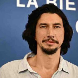 En pleine grève à Hollywood, la star américaine Adam Driver s’offre un tour de piste à la Mostra de Venise