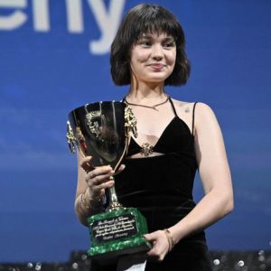 Mostra de Venise: la jeune actrice Cailee Spaeny remporte le prix d’interprétation féminine