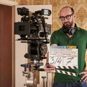 Gaumont, Egerie Productions annoncent le tournage de leur 1ère co-production avec Prime Video sur l’adaptation cinématographique du roman «Ma mère, Dieu, et Sylvie Vartan»