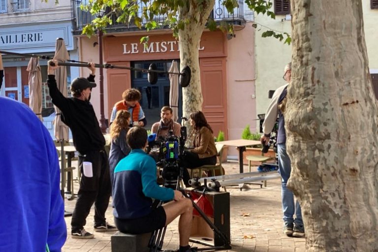 TF1 diffusera, après son JT de 13 heures, la série «Plus belle la vie»