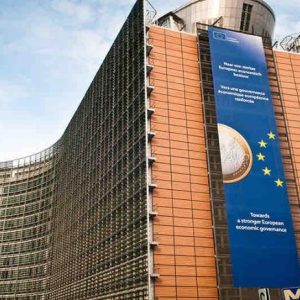 Campagne ciblée: une association autrichienne militant pour la protection de la vie privée porte plainte contre la Commission européenne