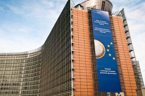 Campagne ciblée: une association autrichienne militant pour la protection de la vie privée porte plainte contre la Commission européenne