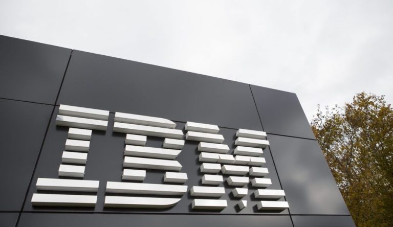 IBM suspend ses publicités sur X suite à des liens avec du contenu pro-nazi 