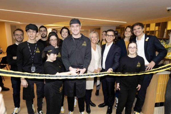 Le Groupe CANAL+ inaugure le premier Comptoir Café Joyeux en entreprise