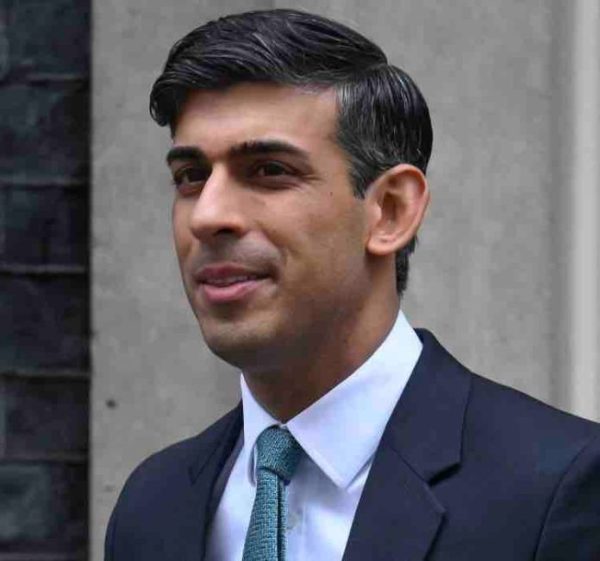 Le Premier ministre britannique Rishi Sunak rassemble politiques et stars de la tech pour le 2ème jour du sommet sur l’IA
