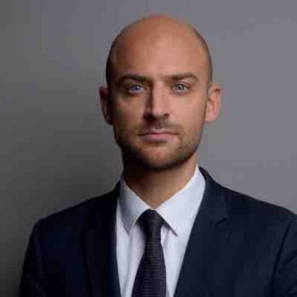 Le ministre délégué chargé du Numérique Jean-Noël Barrot annonce un accord entre l’Etat et Orange pour relancer les déploiements de la fibre