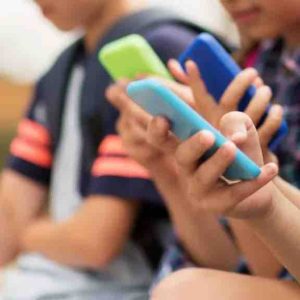 Le gouvernement espagnol veut interdire les mobiles dans les écoles, collèges et lycées