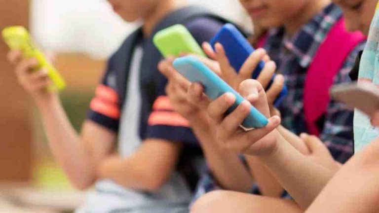 Le gouvernement espagnol veut interdire les mobiles dans les écoles, collèges et lycées
