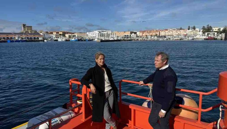 ARTE : Emilie Aubry en tournage dans le détroit de Gibraltar pour un numéro spécial du «Dessous des cartes»