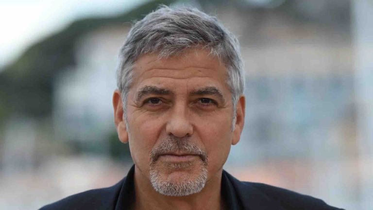 George Clooney adresse ses voeux au maire de Brignoles dans le sud de la France