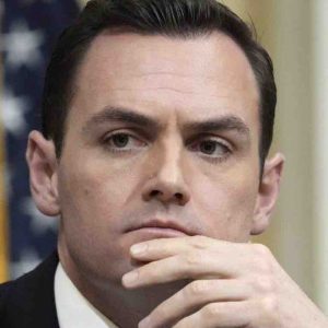 Intelligence artificielle: un élu américain Mike Gallagher s’inquiète des liens entre une entreprise émiratie et la Chine