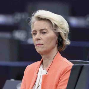L’Union Européenne doit «redoubler d’efforts» pour ne pas se laisser distancer dans la course mondiale à l’intelligence artificielle (von der Leyen)