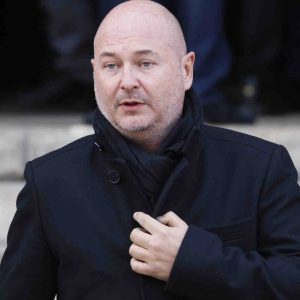 L’animateur Cauet mis en examen pour viols et agression sexuelle 4 femmes 