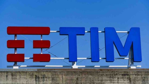Le gouvernement italien donne son feu vert au rachat du réseau de Telecom Italia par le fonds KKR