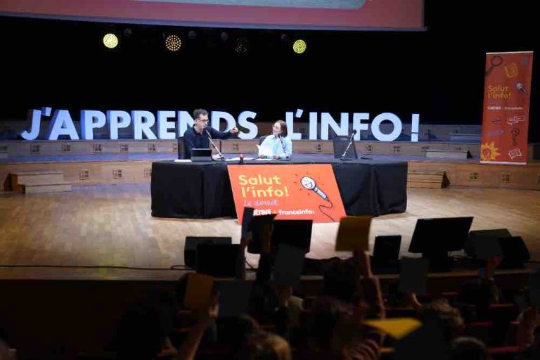 franceinfo & Bayard Jeunesse : 40.000 élèves pour le lancement de «j’apprends l’info !»