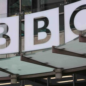 BBC : un audit conclut à des insuffisances après un scandale sexuel impliquant un ex-présentateur vedette