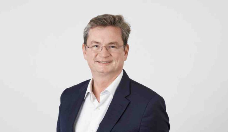 E. AMIOT (Oliver Wyman) : «Les recettes publicitaires de TikTok augmentent 3x plus vite que l’ensemble du segment Social»