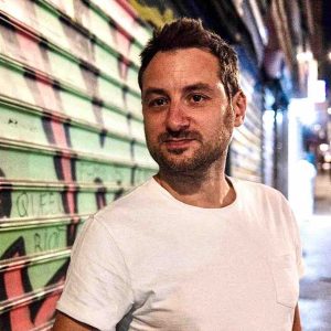 Federation Studios et Ananey Studios (Paramount) produisent le nouveau documentaire d’investigation de Benoît Bringer, «Forever Shattered» (titre provisoire)