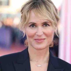 Entre 100 et 200 personnes, dont l’actrice Judith Godrèche, rassemblés à Paris pour demander le départ du patron du CNC