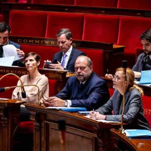 Le Parlement français adopte définitivement une loi pour protéger le droit à l’image des enfants sur les réseaux sociaux
