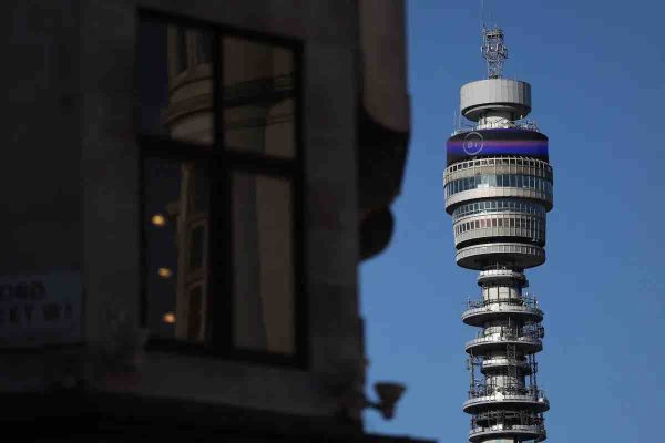 Le groupe de télécommunications britannique BT annonce la vente pour 275 millions de livres de son emblématique tour en plein coeur de Londres, pour devenir un hôtel