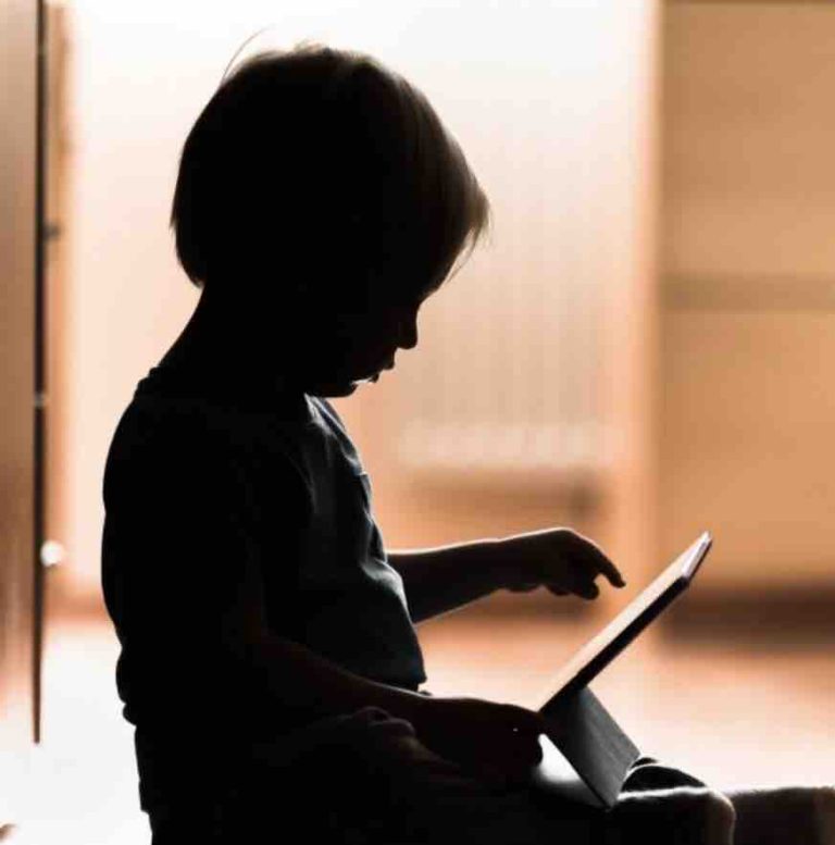 Une consultation pour faire décrocher les jeunes enfants des écrans