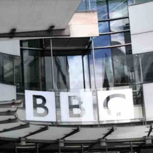 La BBC, sous forte pression budgétaire, planche sur son financement