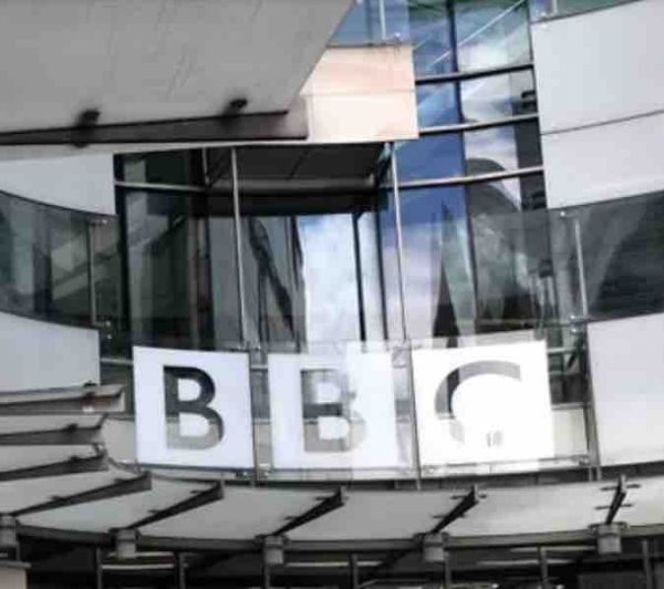 La BBC, sous forte pression budgétaire, planche sur son financement