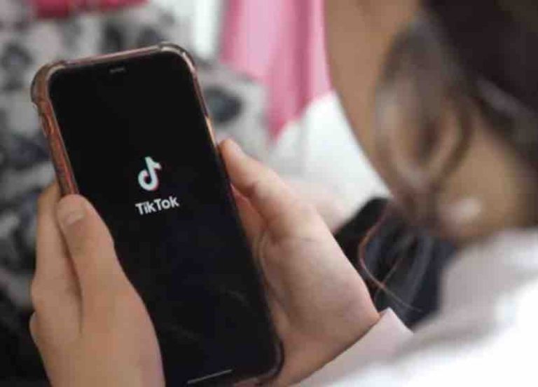 La Floride adopte une loi visant à restreindre l’accès des mineurs de moins de 16 ans aux réseaux sociaux