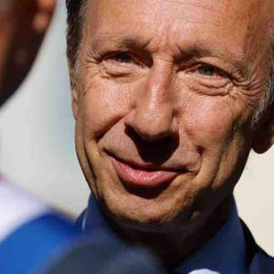 L’animateur Stéphane Bern élu conseiller municipal dans son village d’Eure-et-Loir