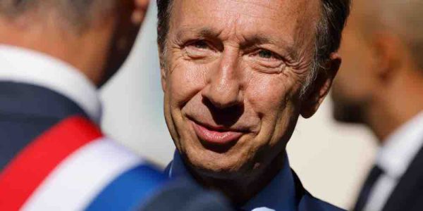 L’animateur Stéphane Bern élu conseiller municipal dans son village d’Eure-et-Loir