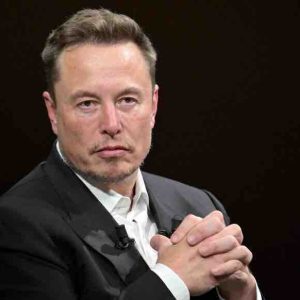 Twitter: le milliardaire américain Elon Musk a officialisé le passage à «X.com»