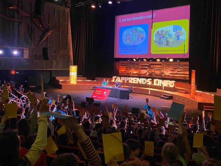 franceinfo & Bayard Jeunesse : 39 000 élèves pour le webinaire «Salut l’info ! le direct»