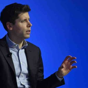 Accusé d’avoir copié la voix de l’actrice Scarlett Johansson pour ChatGPT, le DG d’OpenAI, Sam Altman, s’excuse
