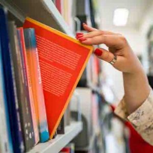 L’organisation professionnelle des éditeurs appelle le gouvernement à interdire la publicité télévisée pour les livres