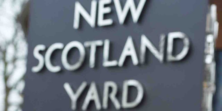 Scotland Yard infiltre un site utilisé par des délinquants pour escroquer des victimes en ligne dans le monde entier