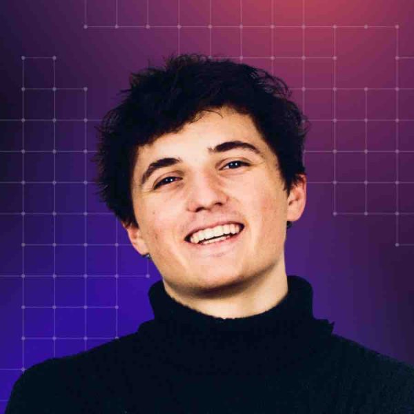Sur YouTube, Micode décode le net et vit pour le frisson numérique