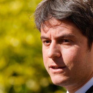 Repenser l’utilisation des écrans dans l’éducation, préconise Gabriel Attal