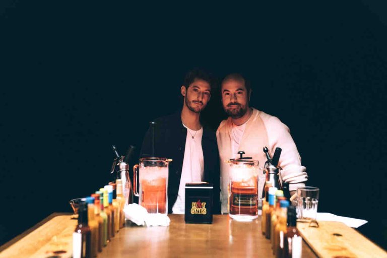 CANAL+ : Pierre Niney invité de Kyan Khojandi dans «Hot Ones» samedi 1er juin 