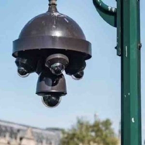 Caméras «intelligentes»: Amnesty International France enterre symboliquement «la vie privée» au cimetière du Père-Lachaise