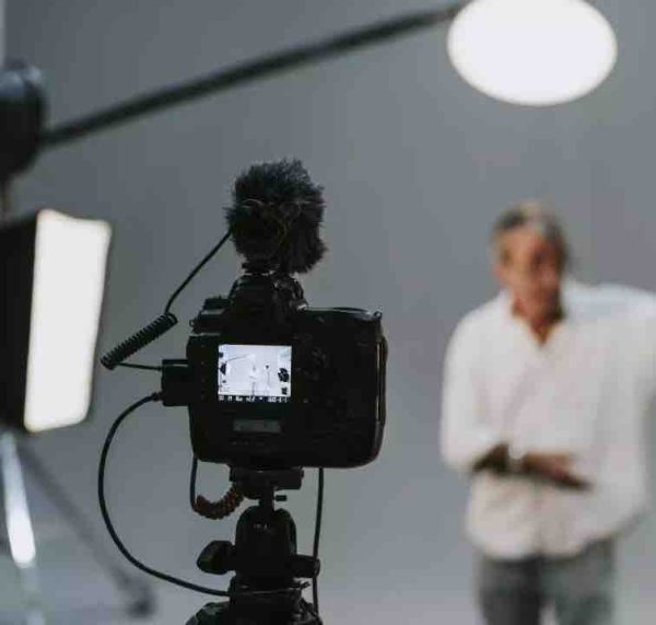 Des directeurs de casting plaident pour que la loi interdise toute nudité lors des essais pour recruter des acteurs de cinéma