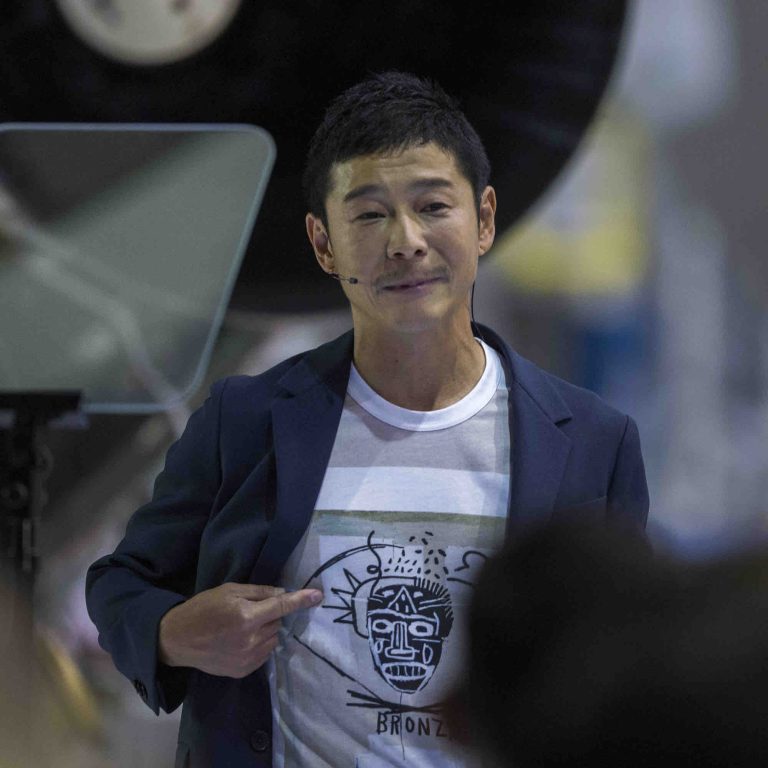 Escroqueries à l’investissement des célébrités : le milliardaire japonais Yusaku Maezawa porte plainte contre le géant américain de la tech Meta