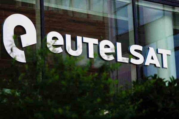 L’opérateur européen de satellites Eutelsat dans le rouge pour 2023-2024, après le rachat de OneWeb
