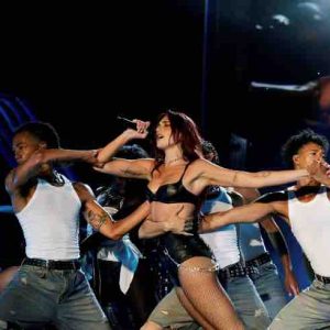 BBC Studios : les concerts de Dua Lipa et Coldplay à Glastonbury en direct sur BBC.com