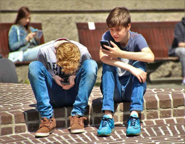 Le district scolaire de Los Angeles se prononce en faveur d’une interdiction totale de l’usage des smartphones dans les écoles publiques de la ville