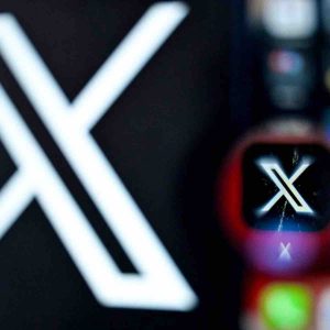 Le réseau social X (ex-Twitter) autorise officiellement depuis lundi la publication de contenus à caractère érotique et pornographique