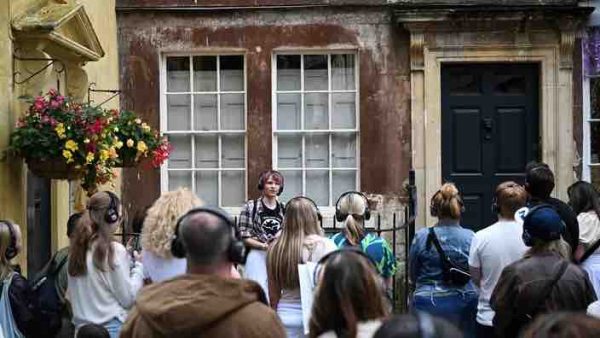 «Bridgerton»/ «The Crown» : le Royaume-Uni parie sur le «ciné-tourisme»
