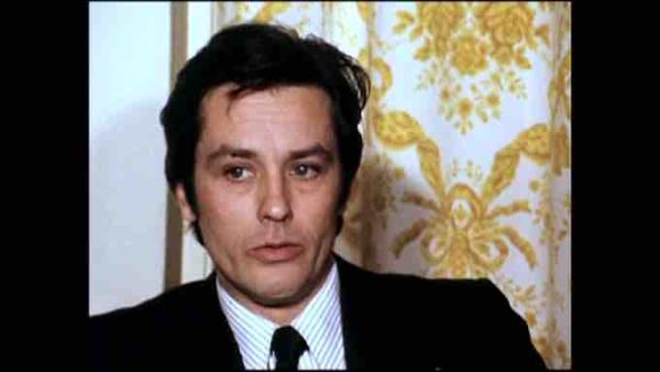 Public Sénat bouleverse ses programmes en hommage à Alain Delon